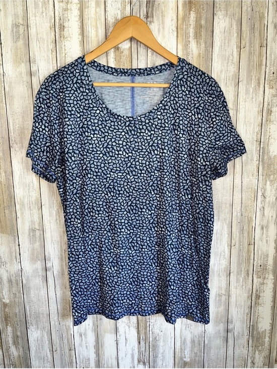 L.L. Bean Tops - L.L.Bean Large Blue Abstract Print Stretch Performance Tee Top